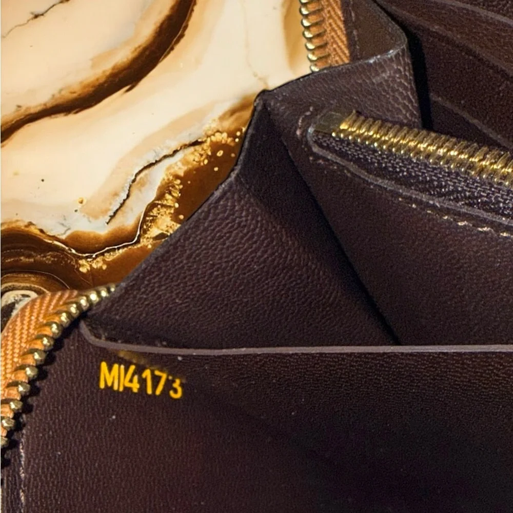 Louis Vuitton Articles De Voyage Veau Soie Lena Calfskin Camel Zippy Wallet - Picture 10 of 10